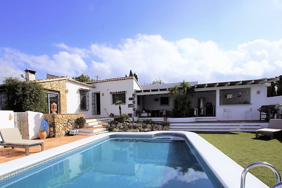 Charming rustic finca for sale, many terraces, swimming pool and combination of rustic and modern style.