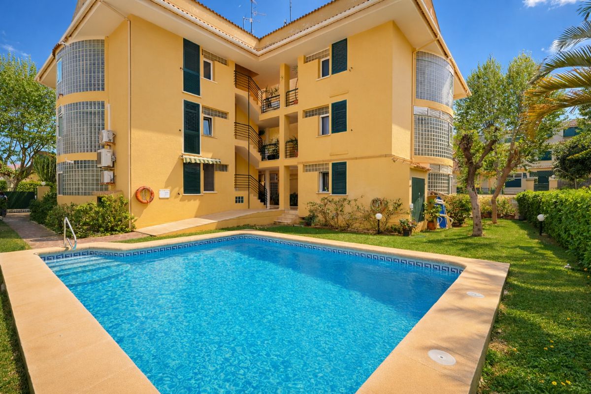 Apartamento en venta en Javea a solo dos minutos del mar.
