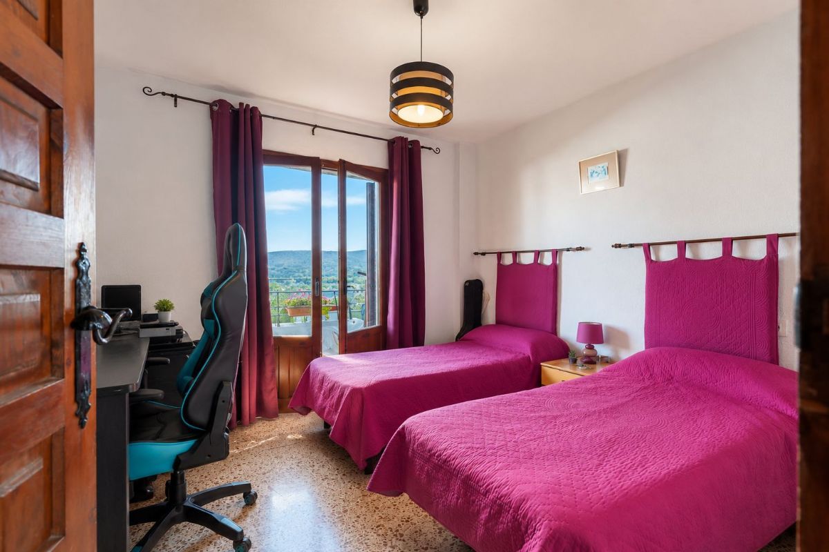 Este acogedor apartamento es una excelente oportunidad para disfrutar del estilo de vida mediterraneo, tanto como residencia habitual, segunda vivienda o inversion para alquiler vacacional.