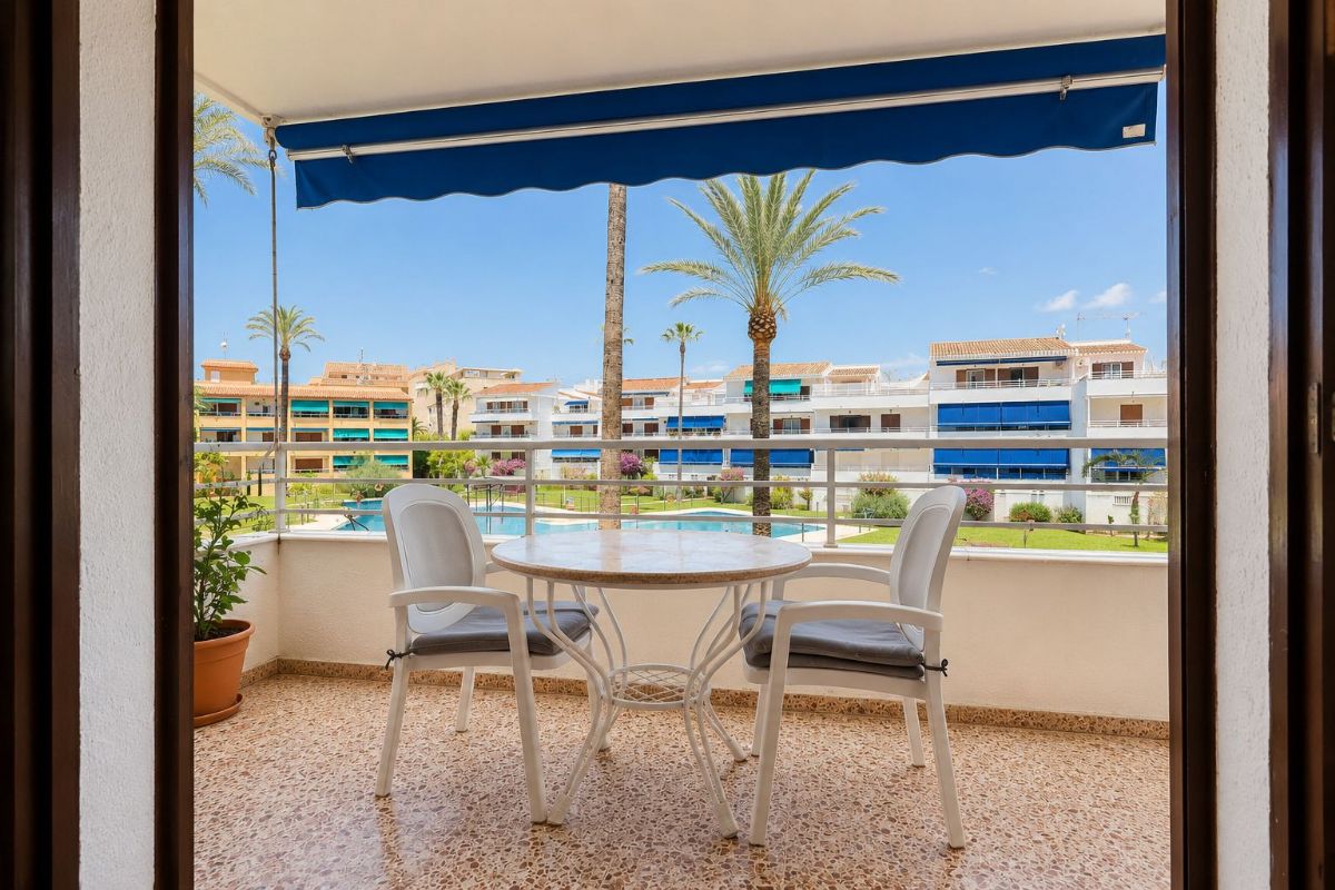 Este acogedor apartamento es una excelente oportunidad para disfrutar del estilo de vida mediterraneo, tanto como residencia habitual, segunda vivienda o inversion para alquiler vacacional.