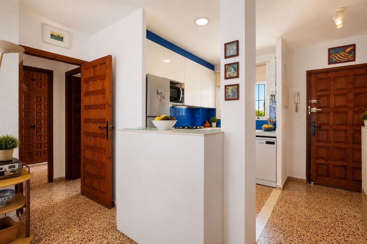 Este acogedor apartamento es una excelente oportunidad para disfrutar del estilo de vida mediterraneo, tanto como residencia habitual, segunda vivienda o inversion para alquiler vacacional.