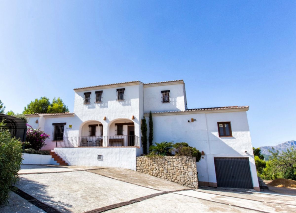 Casa Rústica en Benissa: Exclusiva Propiedad en Pedramala (Benissa) con Vistas Panorámicas