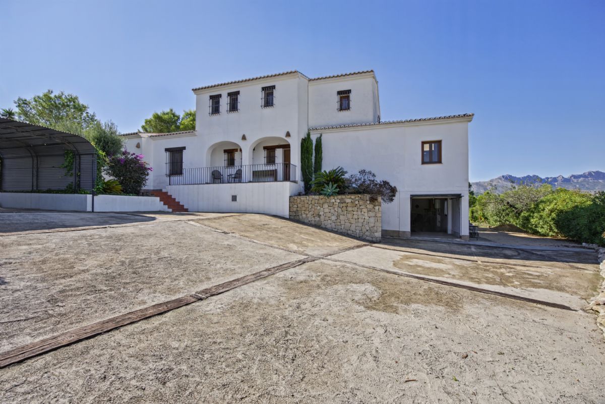 Country Estate in Benissa: Exclusive Property in Pedramala (Benissa) with Panoramic Views