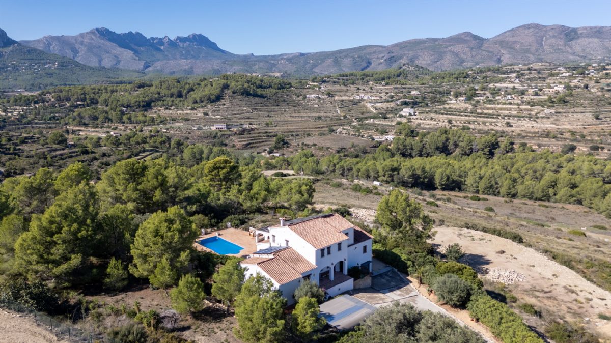 Casa Rústica en Benissa: Exclusiva Propiedad en Pedramala (Benissa) con Vistas Panorámicas
