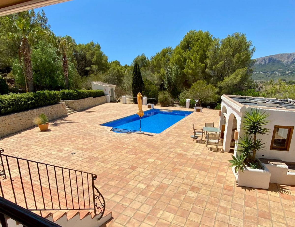 Casa Rústica en Benissa: Exclusiva Propiedad en Pedramala (Benissa) con Vistas Panorámicas